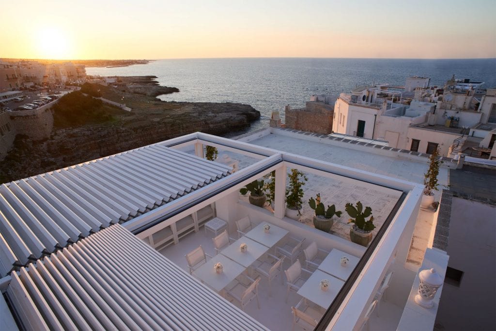 Pergolas bioclimatiques Brera avec lames rétractables