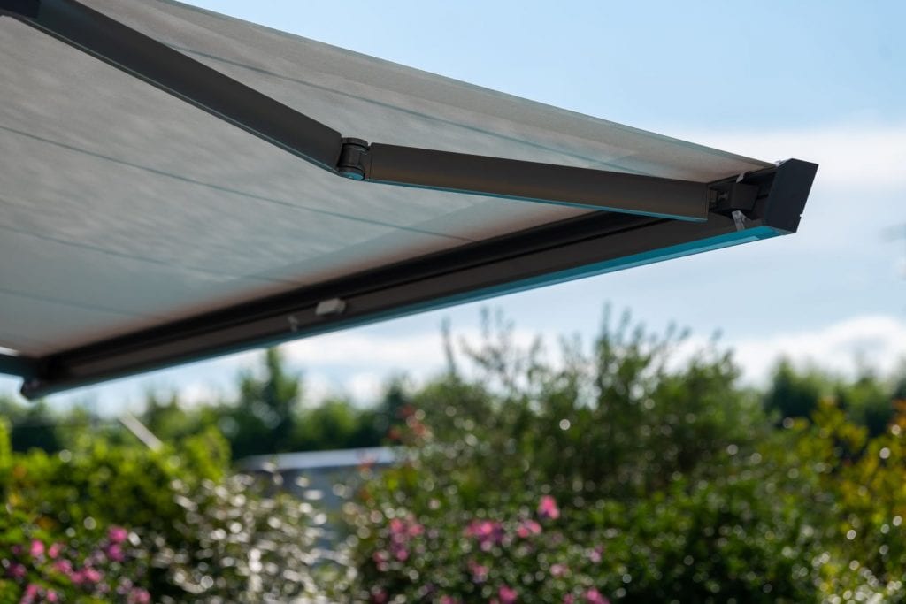 Retractable arm awnings T-Hide