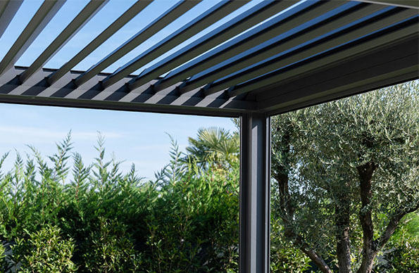 Pergola Opera con lame orientabili