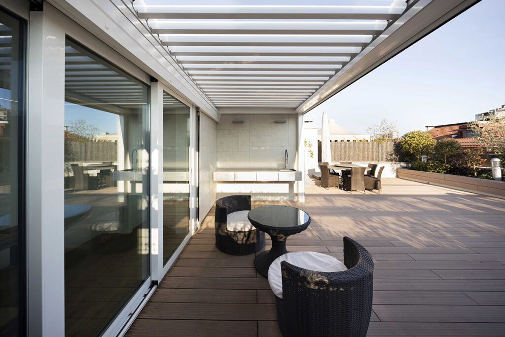 Opera terrace pergola with pivoting blades