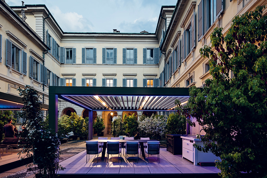 Pérgola bioclimática Opera en Brera, Milán
