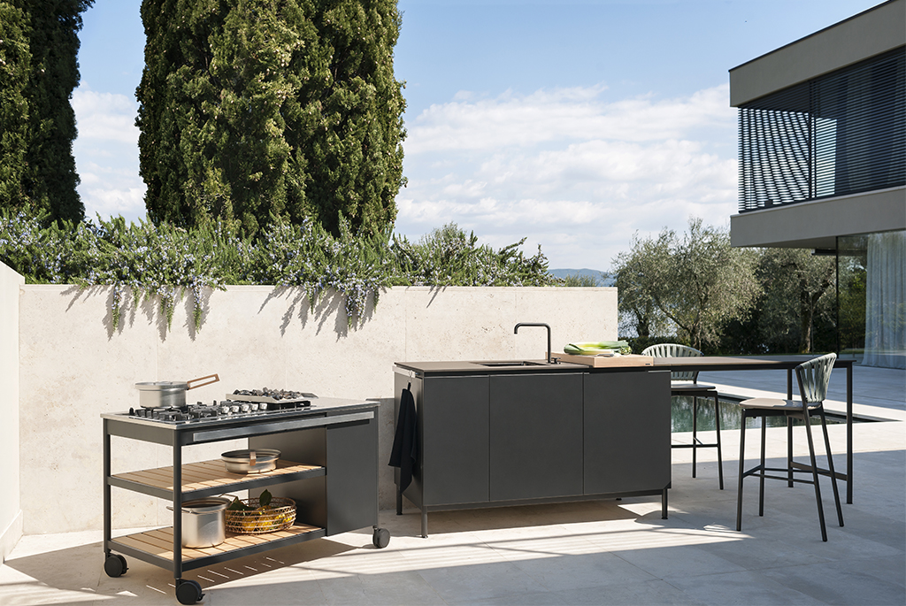 Roda outdoor kitchen